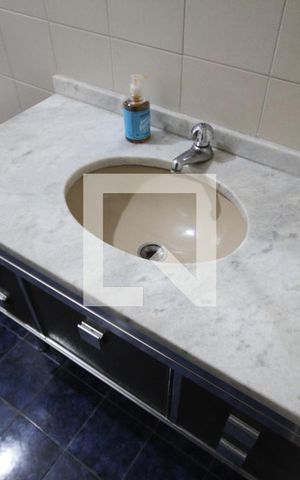 Casa à venda com 220m², 4 quartos e 1 vagaSuíte