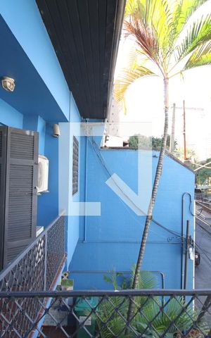 Casa à venda com 220m², 4 quartos e 1 vagaSuíte