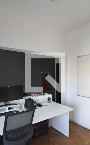 Casa à venda com 220m², 4 quartos e 1 vagaSuíte