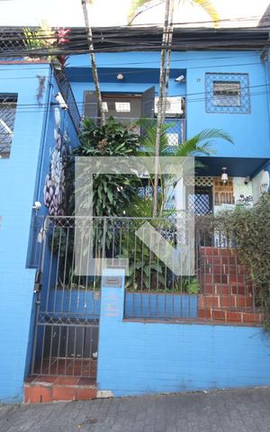 Casa à venda com 220m², 4 quartos e 1 vagaFachada