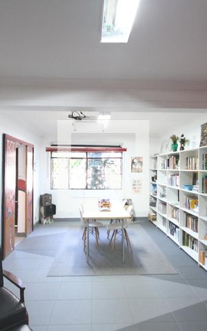 Casa à venda com 220m², 4 quartos e 1 vagaSala