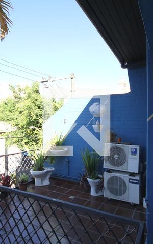 Casa à venda com 220m², 4 quartos e 1 vagaSuíte