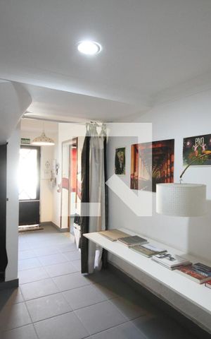 Casa à venda com 220m², 4 quartos e 1 vagaEntrada