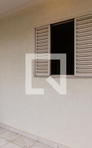Casa à venda com 140m², 2 quartos e 2 vagasEntrada