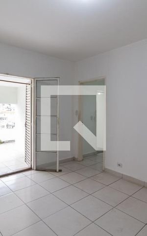 Casa à venda com 140m², 2 quartos e 2 vagasSuíte