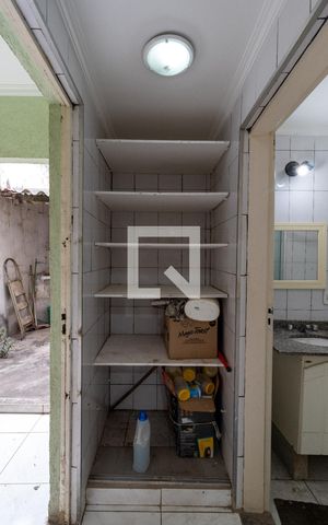 Casa à venda com 140m², 2 quartos e 2 vagasCozinha - Despensa