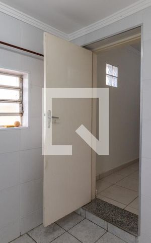 Casa à venda com 140m², 2 quartos e 2 vagasBanheiro da Suíte