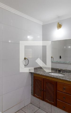 Casa à venda com 140m², 2 quartos e 2 vagasBanheiro da Suíte