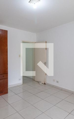 Casa à venda com 140m², 2 quartos e 2 vagasSuíte