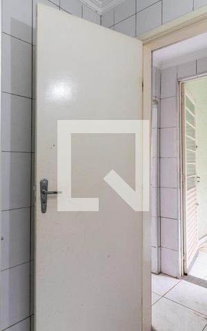 Casa à venda com 140m², 2 quartos e 2 vagasBanheiro 2