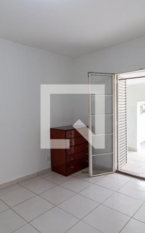 Casa à venda com 140m², 2 quartos e 2 vagasSuíte