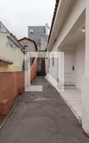 Casa à venda com 140m², 2 quartos e 2 vagasCorredor Lateral