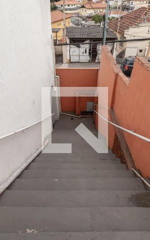 Casa à venda com 140m², 2 quartos e 2 vagasEscada para Garagem