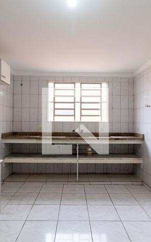 Casa à venda com 140m², 2 quartos e 2 vagasCozinha