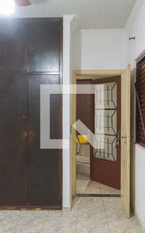 Casa à venda com 193m², 6 quartos e 2 vagas Casa à venda com 193m², 6 quartos e 2 vagasSuíte