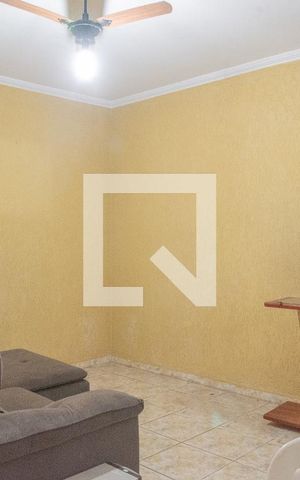 Casa à venda com 193m², 6 quartos e 2 vagas Casa à venda com 193m², 6 quartos e 2 vagasSala