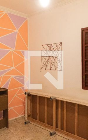 Casa à venda com 193m², 6 quartos e 2 vagas Casa à venda com 193m², 6 quartos e 2 vagasQuarto