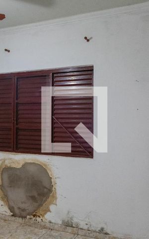 Casa à venda com 193m², 6 quartos e 2 vagas Casa à venda com 193m², 6 quartos e 2 vagasSuíte