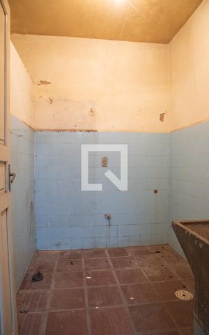 Casa à venda com 193m², 6 quartos e 2 vagas Casa à venda com 193m², 6 quartos e 2 vagasLavanderia