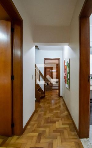 Casa de condomínio à venda com 150m², 3 quartos e 2 vagas Casa de condomínio à venda com 150m², 3 quartos e 2 vagasCorredor