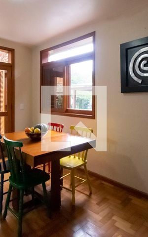 Casa de condomínio à venda com 150m², 3 quartos e 2 vagas Casa de condomínio à venda com 150m², 3 quartos e 2 vagasCozinha e Área de Serviço