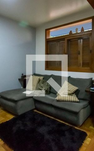 Casa de condomínio à venda com 150m², 3 quartos e 2 vagas Casa de condomínio à venda com 150m², 3 quartos e 2 vagasSala de TV