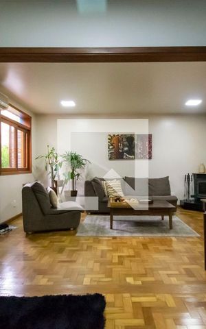 Casa de condomínio à venda com 150m², 3 quartos e 2 vagas Casa de condomínio à venda com 150m², 3 quartos e 2 vagasSala de TV
