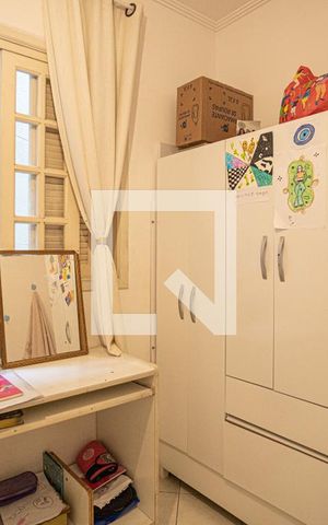 Casa à venda com 210m², 5 quartos e 2 vagas Casa à venda com 210m², 5 quartos e 2 vagasCasa 2 - Quarto 1