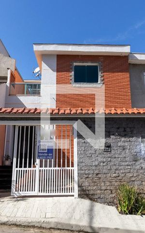 Casa à venda com 263m², 3 quartos e 2 vagasFachada