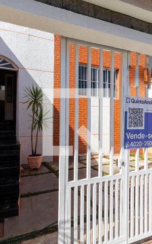 Casa à venda com 263m², 3 quartos e 2 vagasFachada