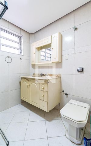 Apartamento à venda com 127m², 3 quartos e 1 vaga Apartamento à venda com 127m², 3 quartos e 1 vagaBanheiro Social