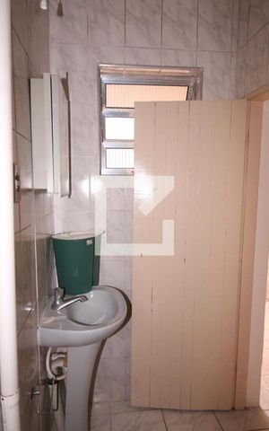 Casa para alugar com 60m², 1 quarto e sem vagaBanheiro