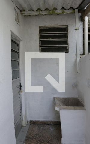 Casa para alugar com 30m², 1 quarto e sem vagaÁrea de Serviço