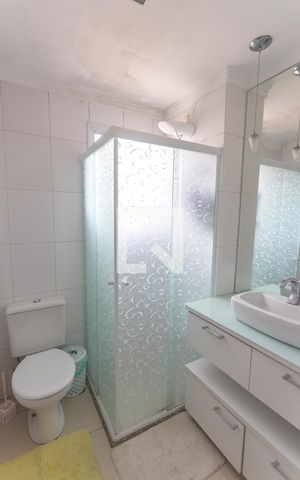 Apartamento à venda com 58m², 2 quartos e 1 vaga Apartamento à venda com 58m², 2 quartos e 1 vagaBanheiro social