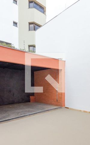 Casa para alugar com 100m², 2 quartos e 2 vagas Casa para alugar com 100m², 2 quartos e 2 vagasQuintal
