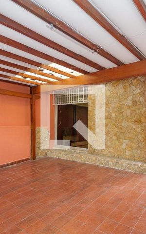 Casa para alugar com 100m², 2 quartos e 2 vagas Casa para alugar com 100m², 2 quartos e 2 vagasGaragem
