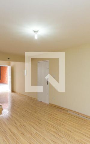 Casa para alugar com 100m², 2 quartos e 2 vagas Casa para alugar com 100m², 2 quartos e 2 vagasSala