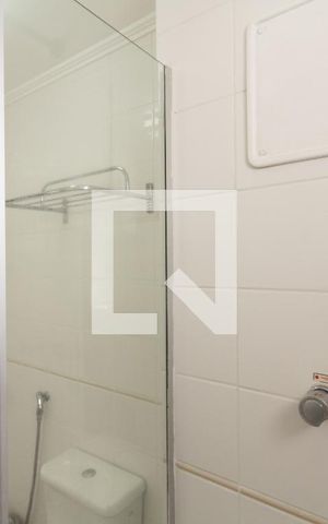 Apartamento para alugar com 55m², 2 quartos e 1 vaga Apartamento para alugar com 55m², 2 quartos e 1 vagaBanheiro