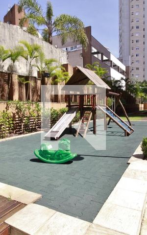 Apartamento à venda com 200m², 4 quartos e 4 vagasÁrea Comum - Playground