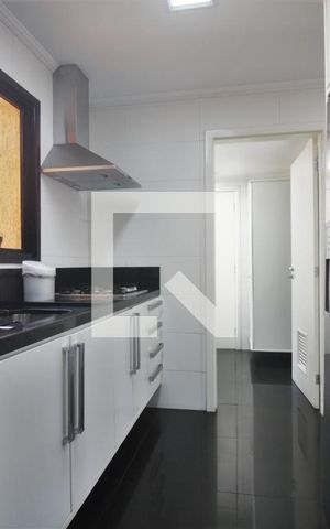 Apartamento à venda com 200m², 4 quartos e 4 vagasCozinha