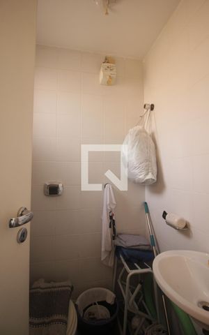 Apartamento à venda com 200m², 4 quartos e 4 vagasBanheiro de Serviço