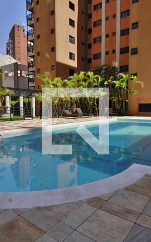 Apartamento à venda com 200m², 4 quartos e 4 vagasÁrea comum - Piscina