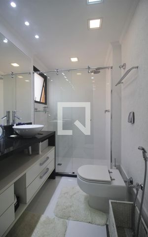 Apartamento à venda com 200m², 4 quartos e 4 vagasBanheiro da Suíte 2