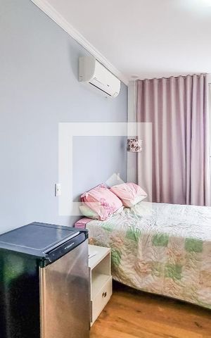 Casa à venda com 330m², 5 quartos e 5 vagas Casa à venda com 330m², 5 quartos e 5 vagasSuíte