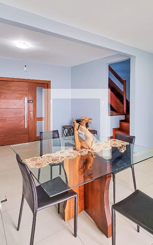 Casa à venda com 330m², 5 quartos e 5 vagas Casa à venda com 330m², 5 quartos e 5 vagasSala 1