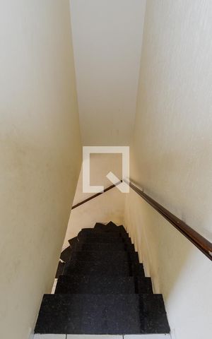 Casa para alugar com 60m², 1 quarto e sem vagaEscada Sala/Quarto