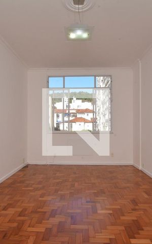 Apartamento para alugar com 83m², 3 quartos e sem vagaSala
