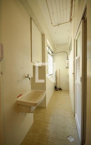 Apartamento para alugar com 83m², 3 quartos e sem vagaDetalhe da área de serviço