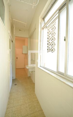 Apartamento para alugar com 83m², 3 quartos e sem vagaDetalhe da área de serviço