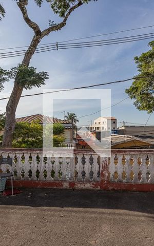 Casa à venda com 290m², 2 quartos e 3 vagas Casa à venda com 290m², 2 quartos e 3 vagasVaranda da sala